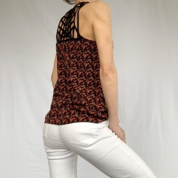 Limité floral roses criss cross back tank top fits S black and red woman - Picture 3 of 16